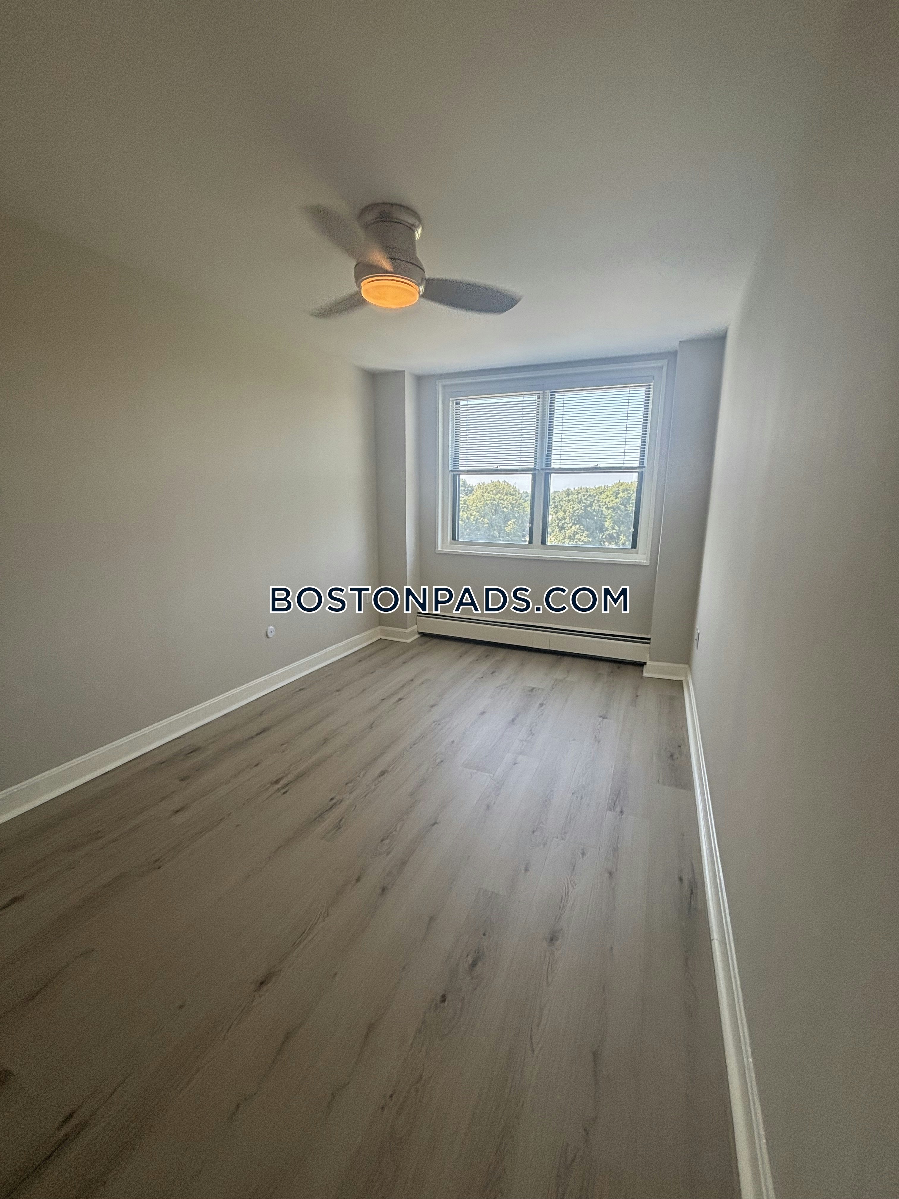 Parkside Place Photo 13