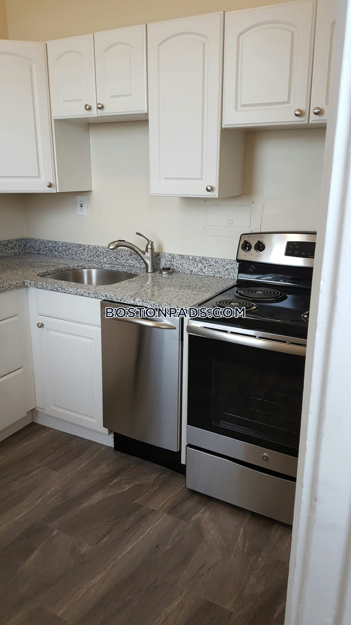 Princeton on Beacon St. Photo 18