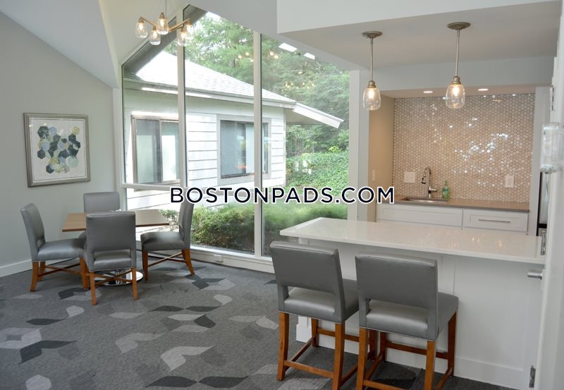 Weymouth Commons Photo 13