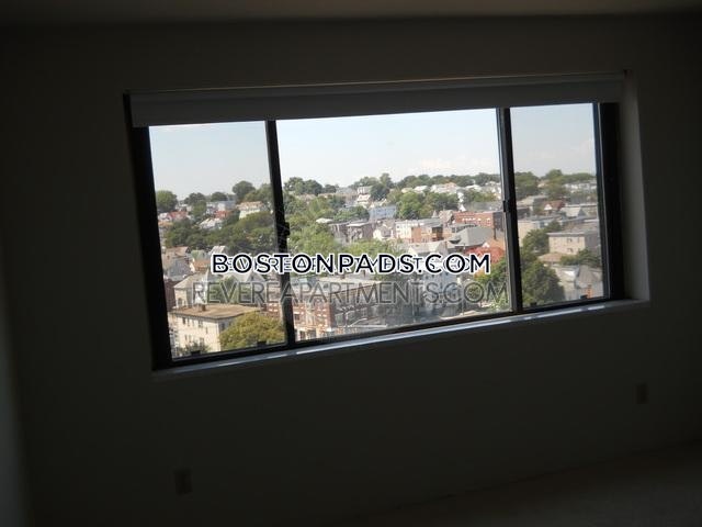 Water's Edge Revere Photo 3