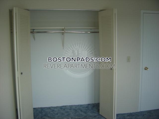 Water's Edge Revere Photo 10