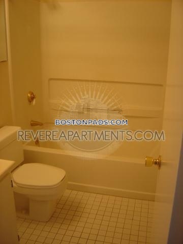 Water's Edge Revere Photo 22