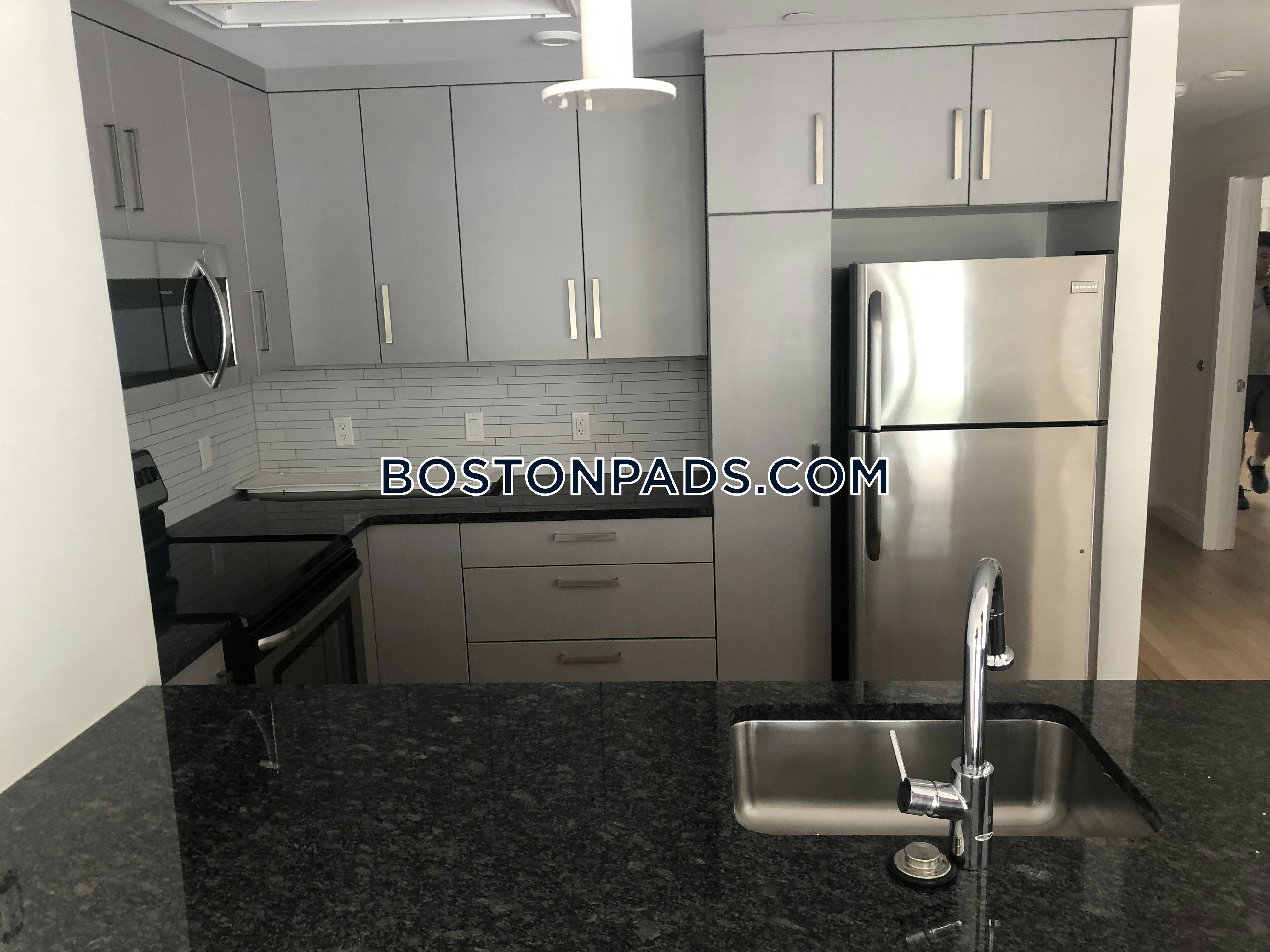 The Tremont Photo 25