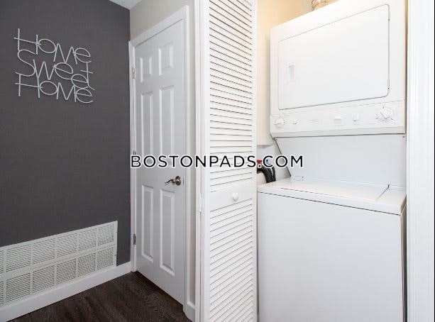 Halstead Beverly Townhomes Photo 28