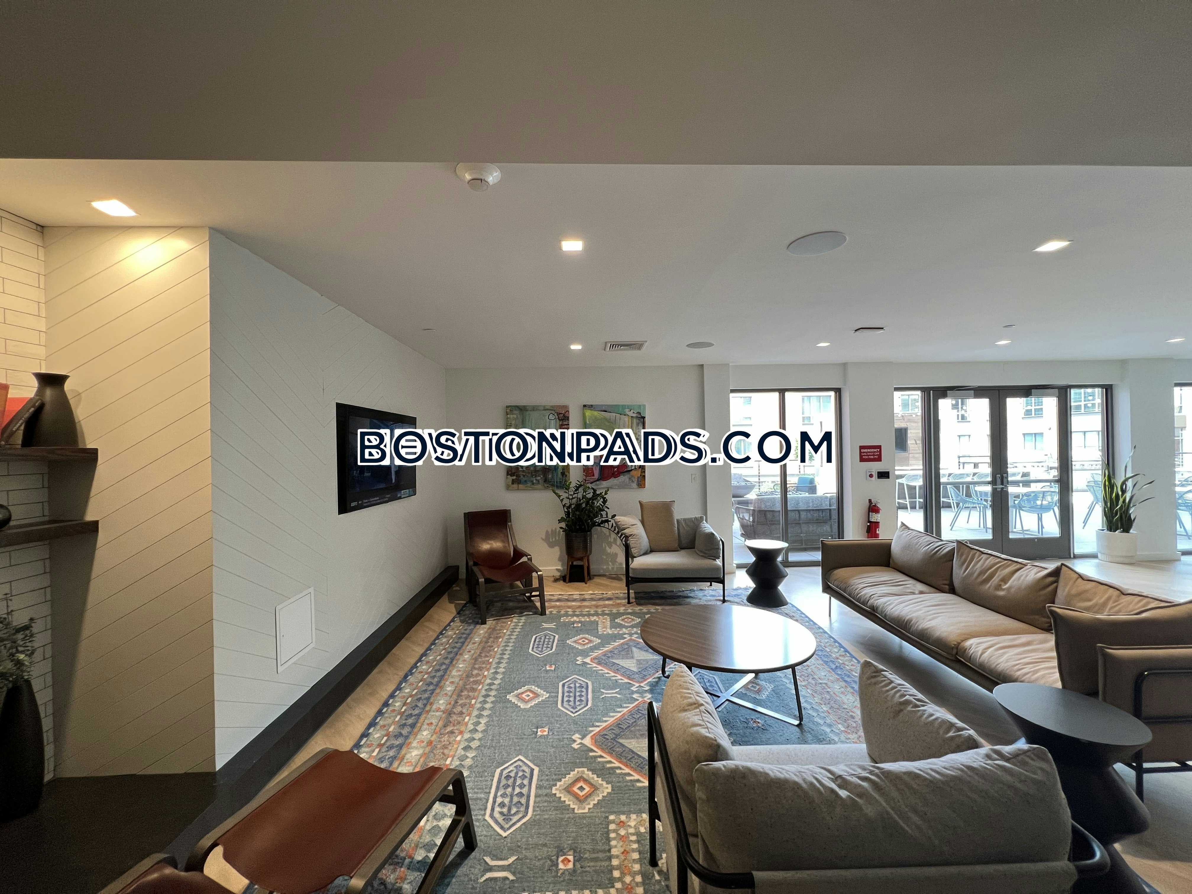 Trio Newton Photo 85