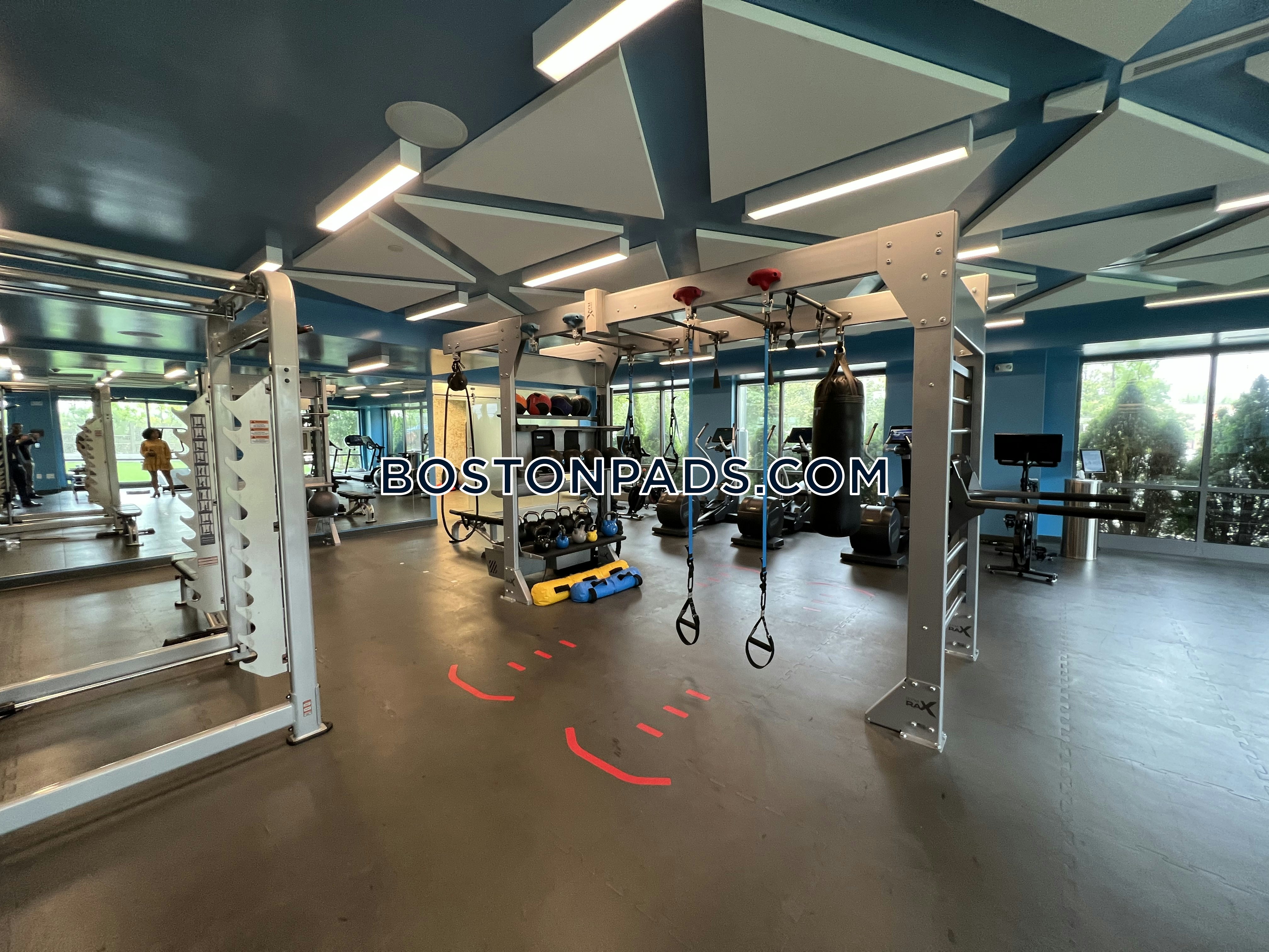 One Beachmont Photo 18