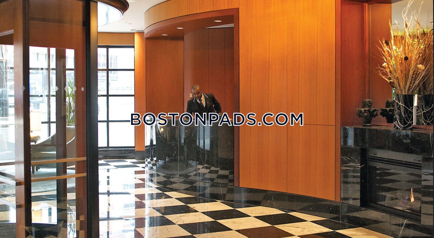 Colonnade Residences Photo 1