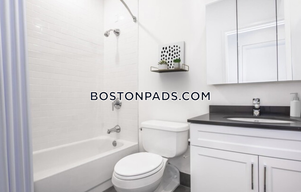 One India Street Photo 49