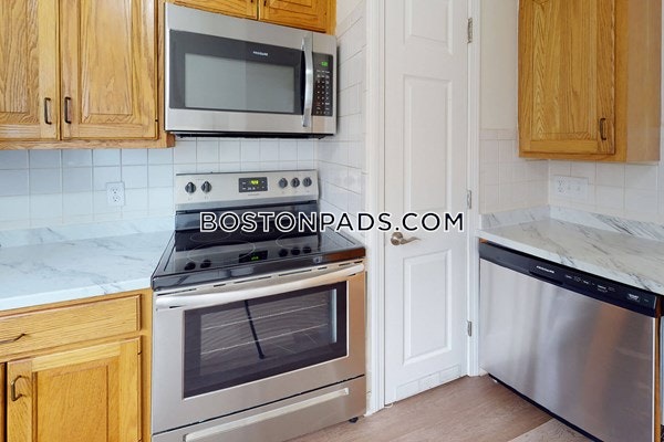 The Commons at Windsor Gardens Photo 38