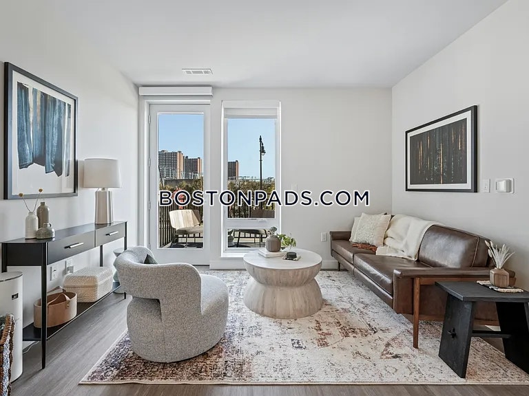 The Laurent Photo 21