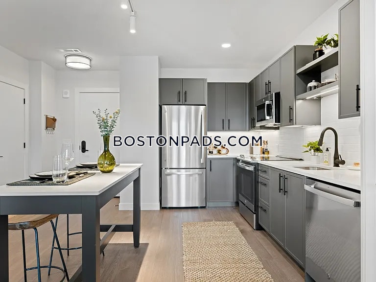 The Laurent Photo 20