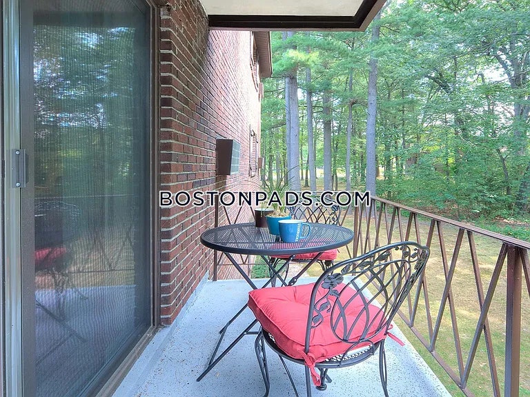 Royal Crest Estates North Andover Photo 4