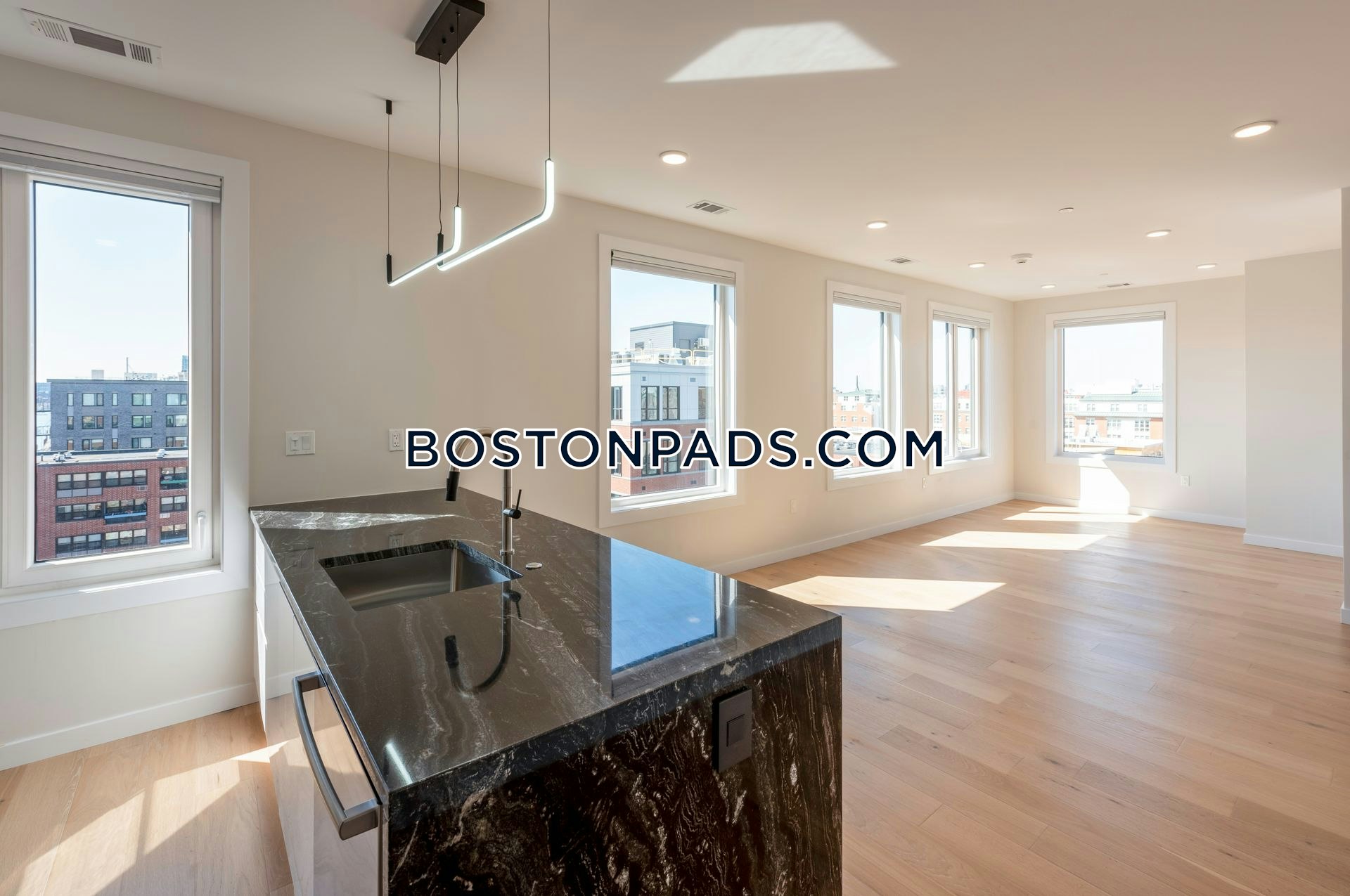 Gateway at Maverick Square Photo 157