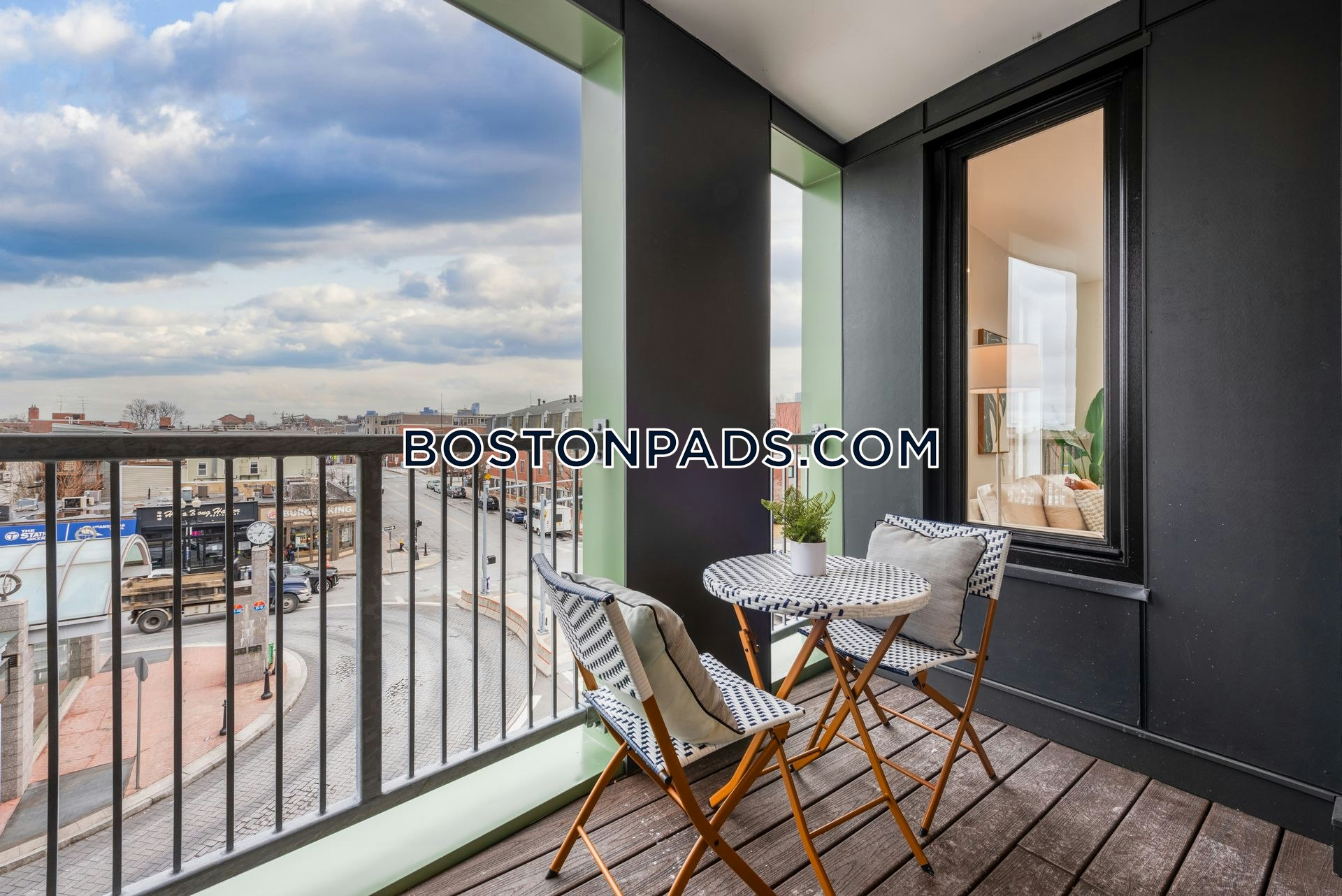 Gateway at Maverick Square Photo 14