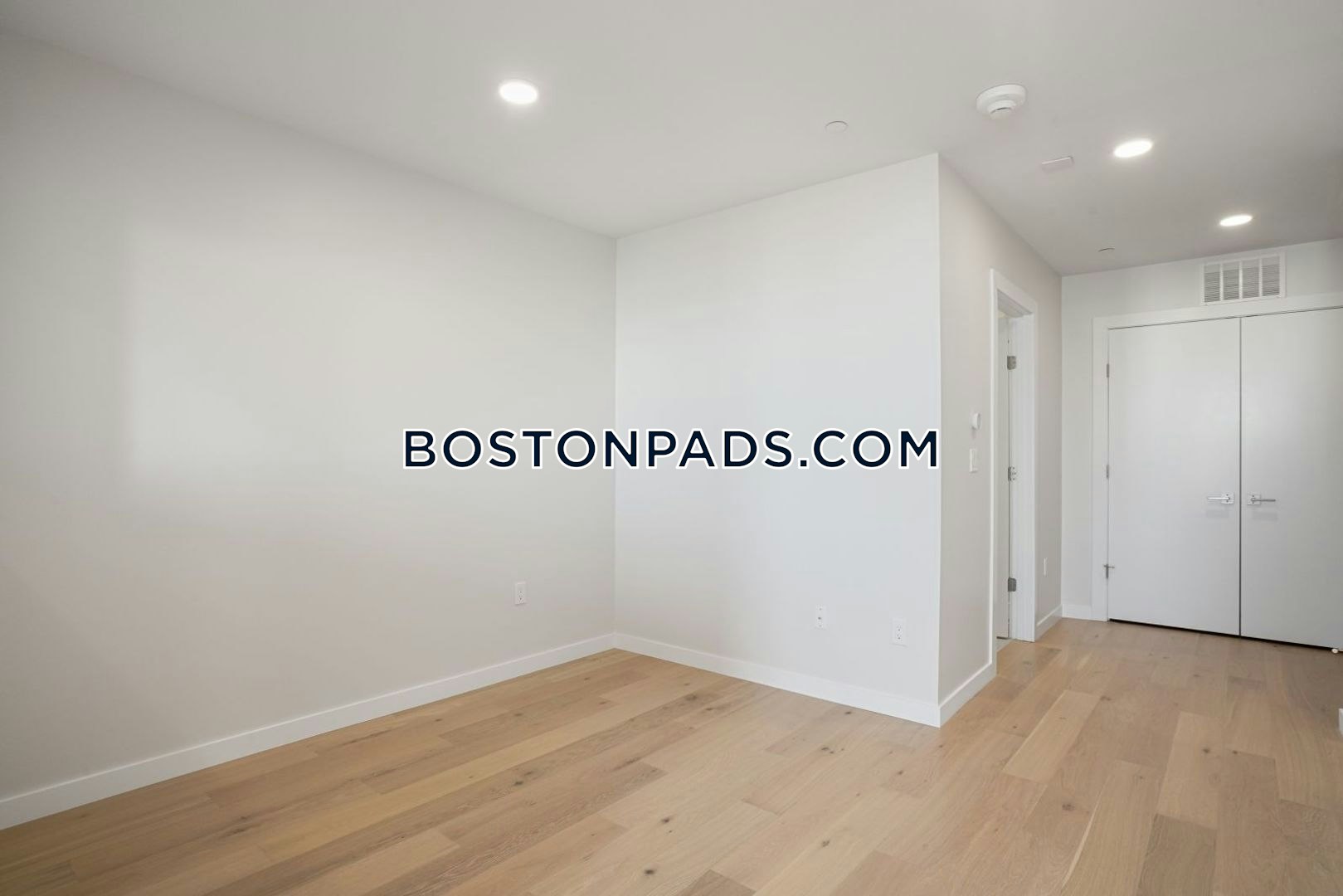 Gateway at Maverick Square Photo 81