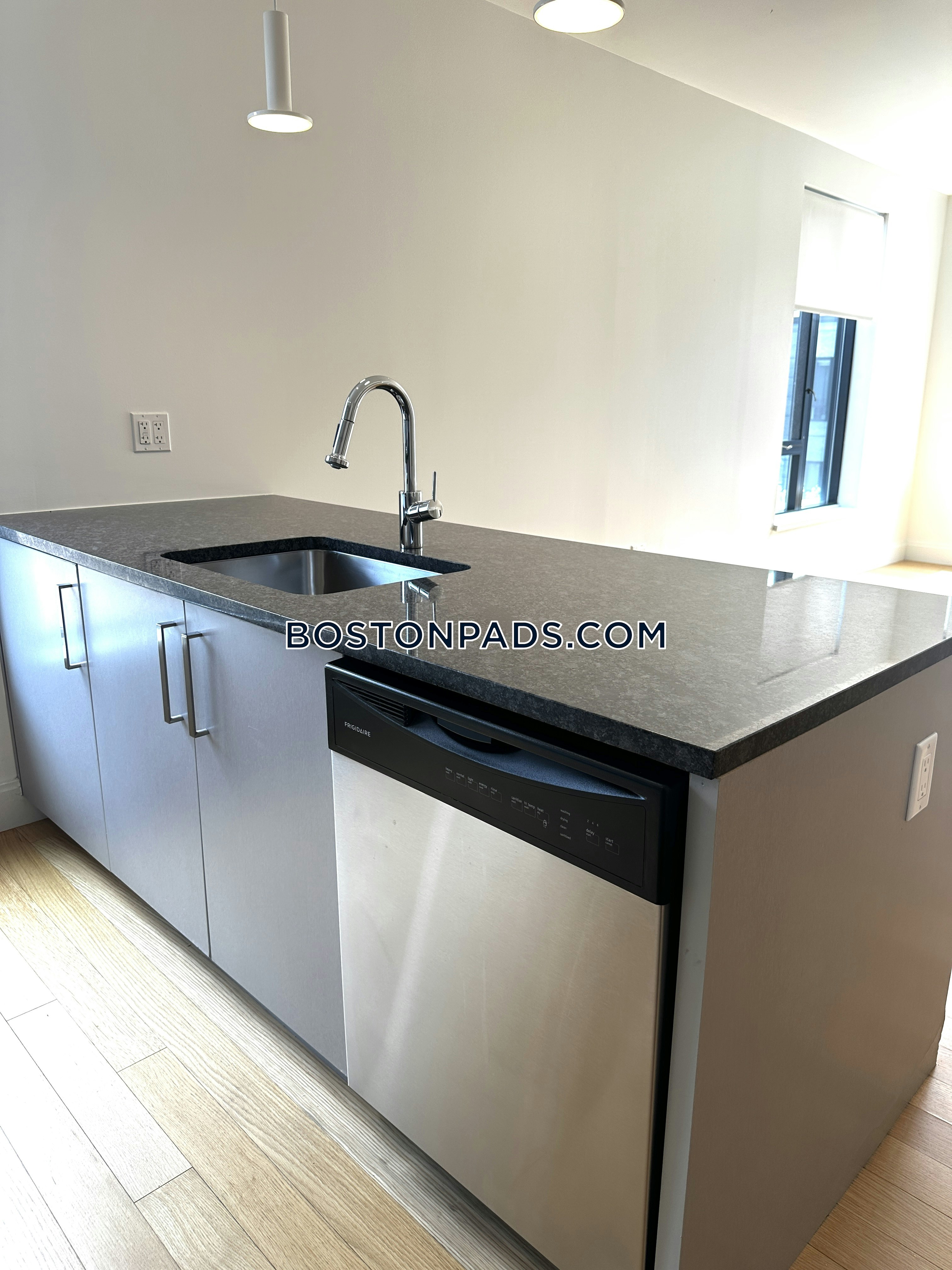 The Tremont Photo 33