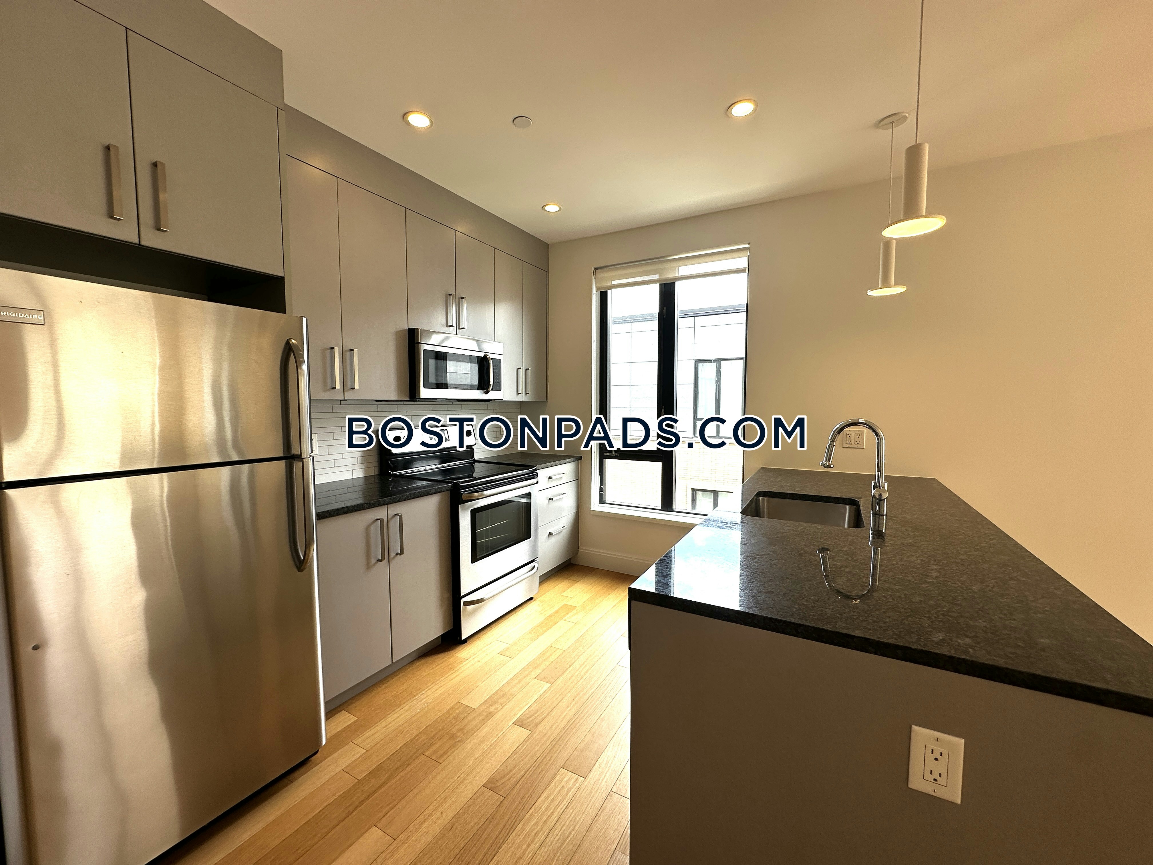 The Tremont Photo 29