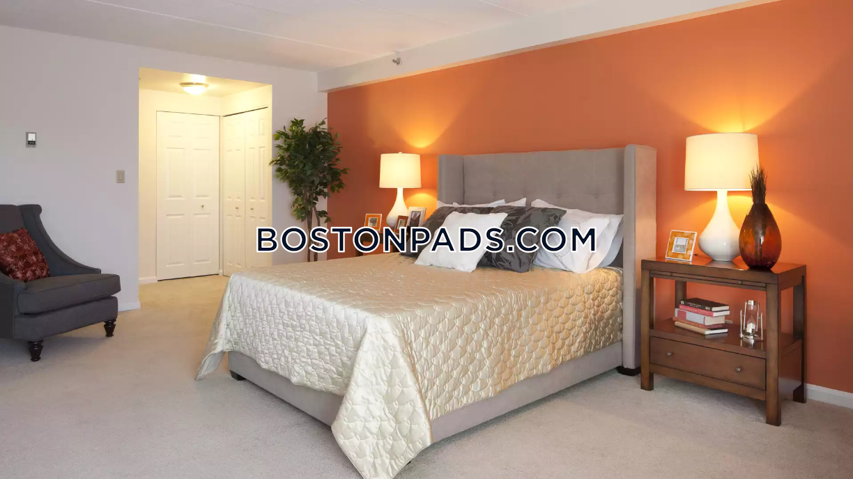 Gateway at Malden Center Photo 10