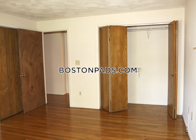 Charlesbank Gardens Photo 9