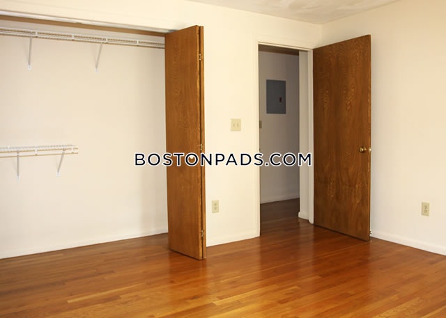 Charlesbank Gardens Photo 8