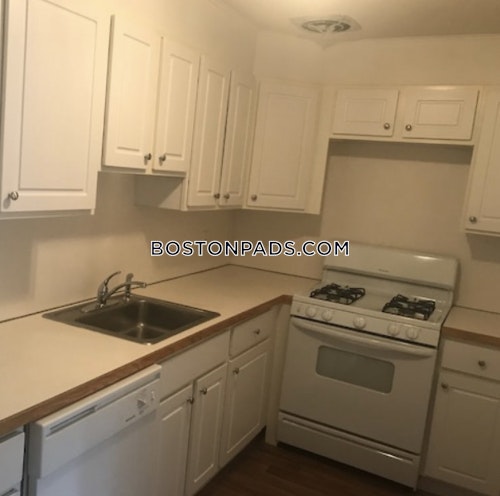 Towne Estates Photo 19