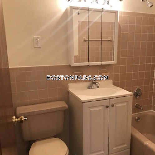 Towne Estates Photo 16