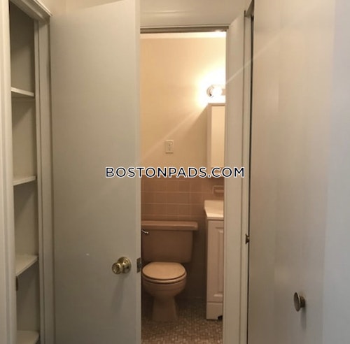 Towne Estates Photo 20