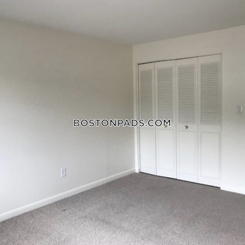 Towne Estates Photo 25