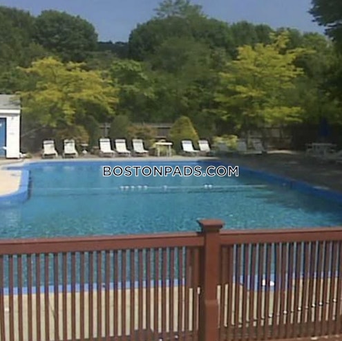 Towne Estates Photo 3