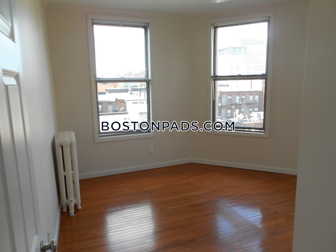 Burbank Apartments Photo 19