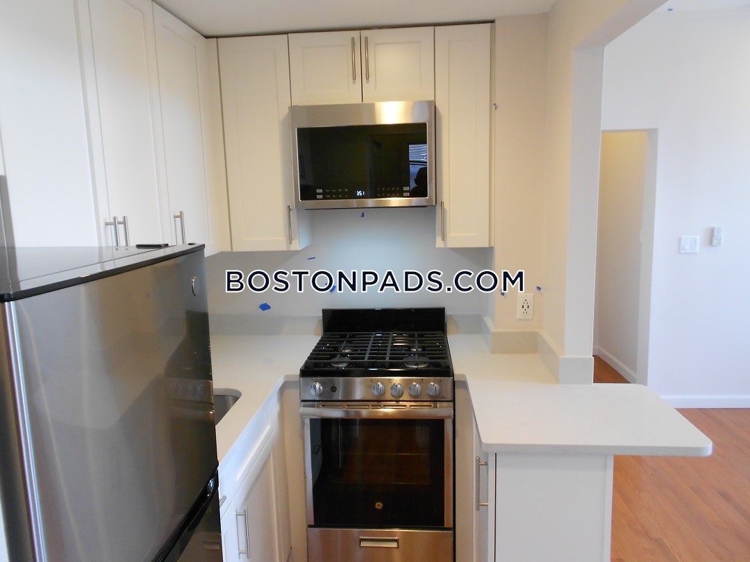 Burbank Apartments Photo 35