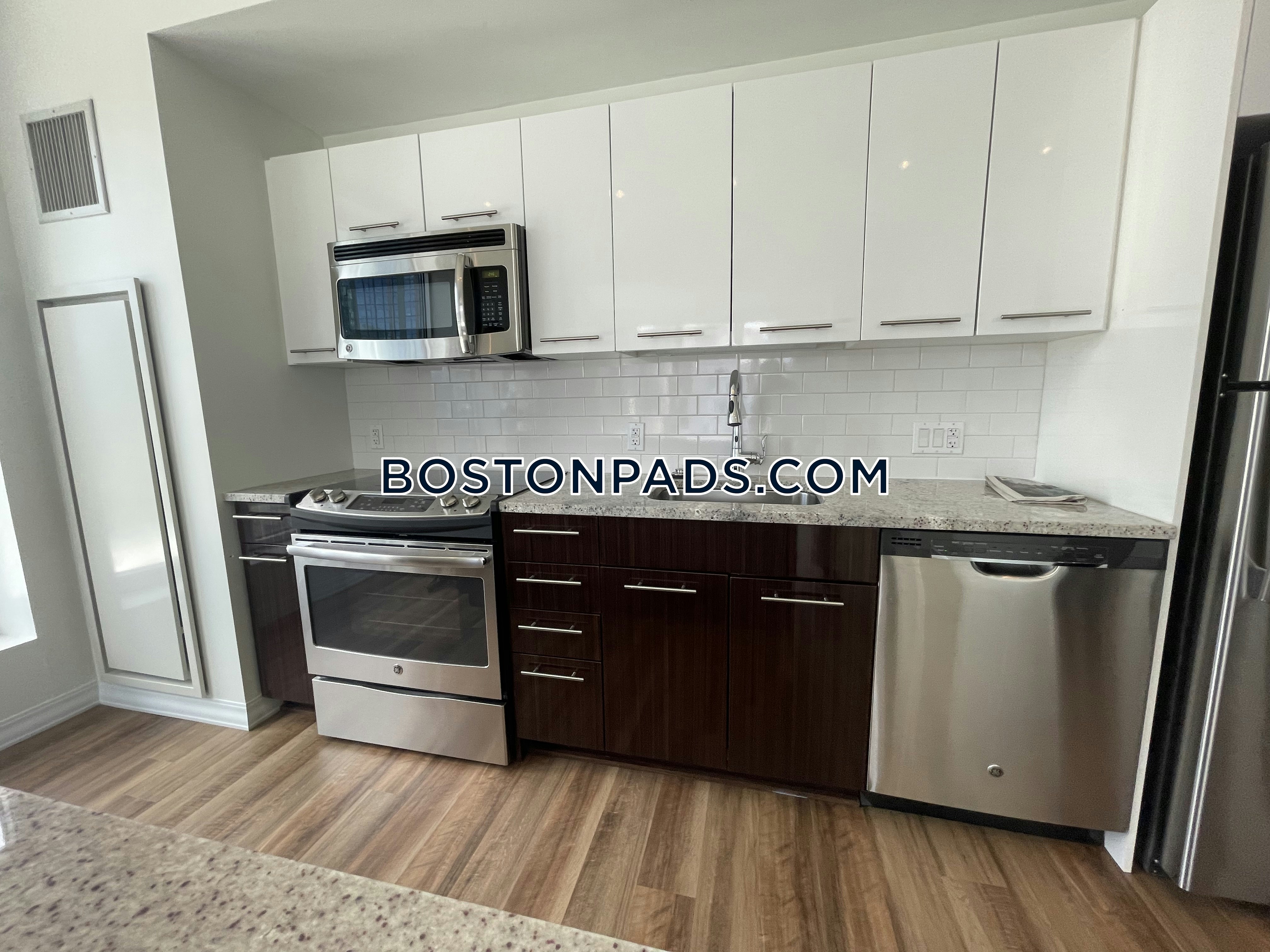 Watermark Seaport Photo 39