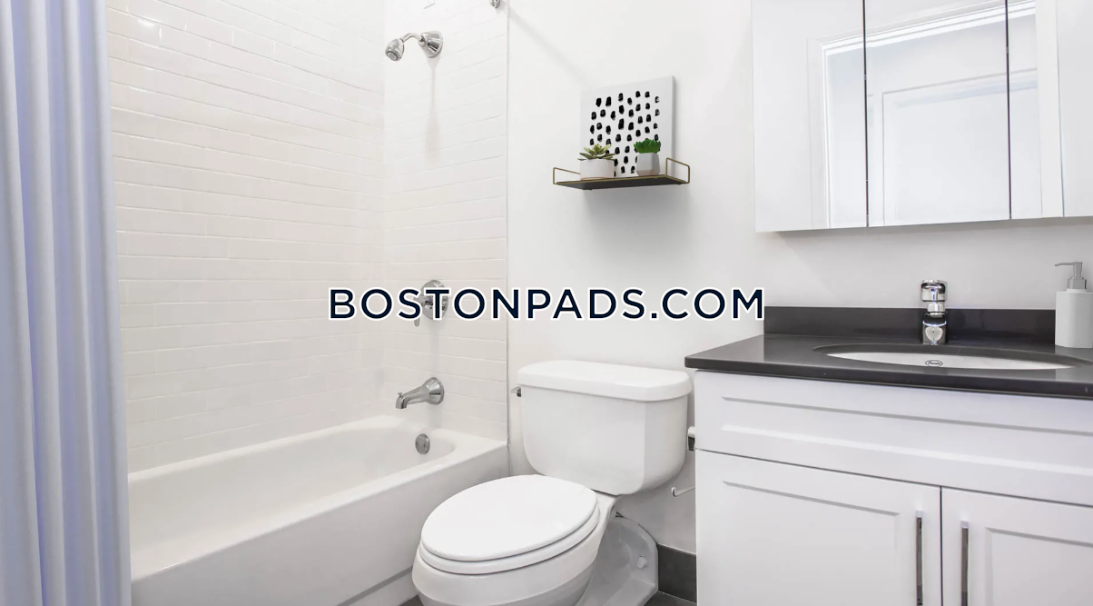 One India Street Photo 60