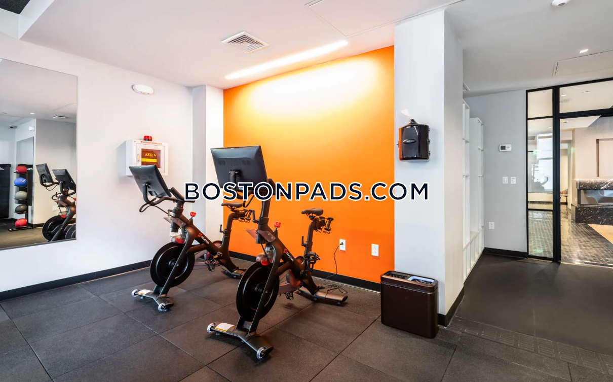 One India Street Photo 28