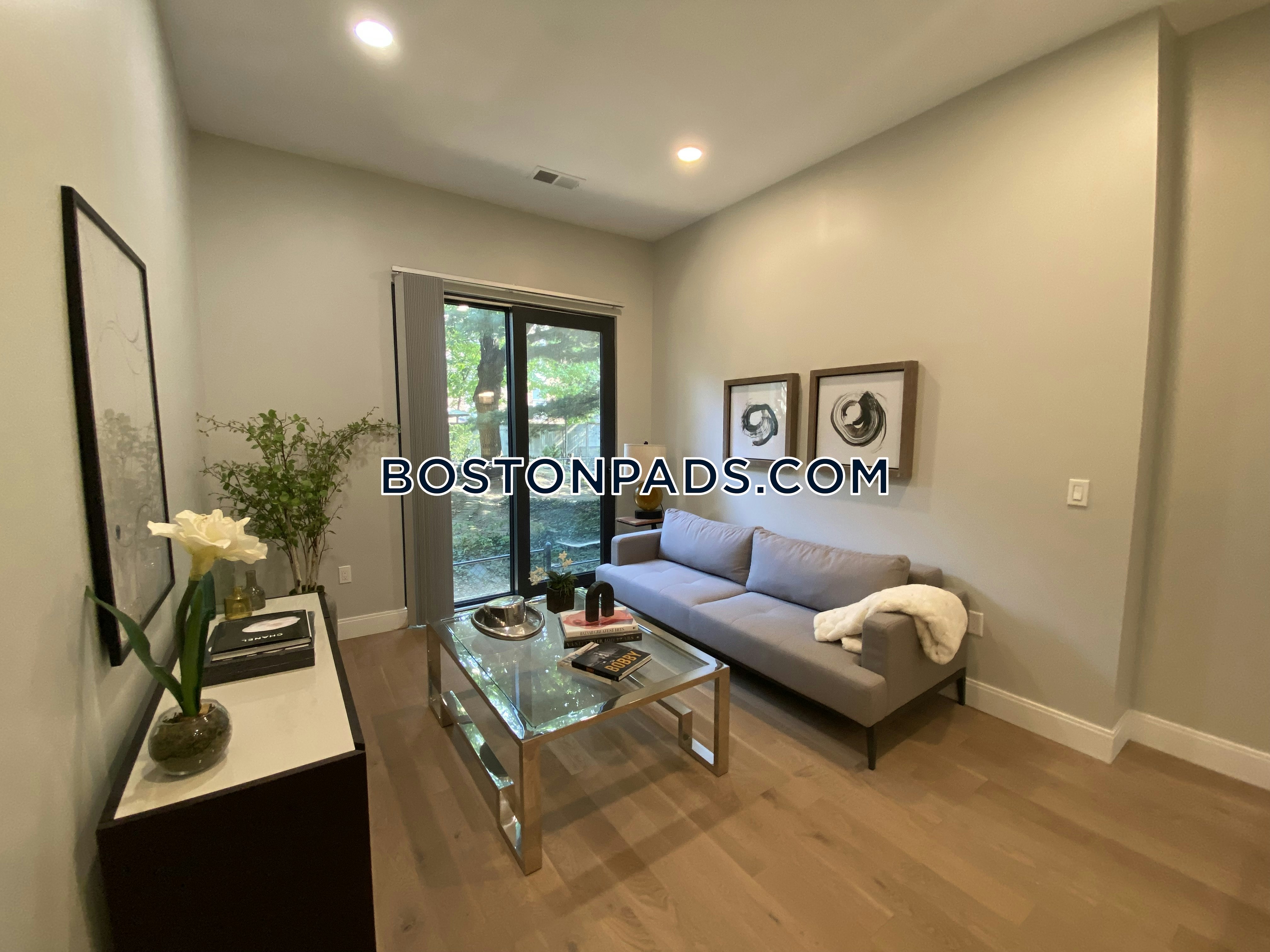 9 Central St. Photo 14