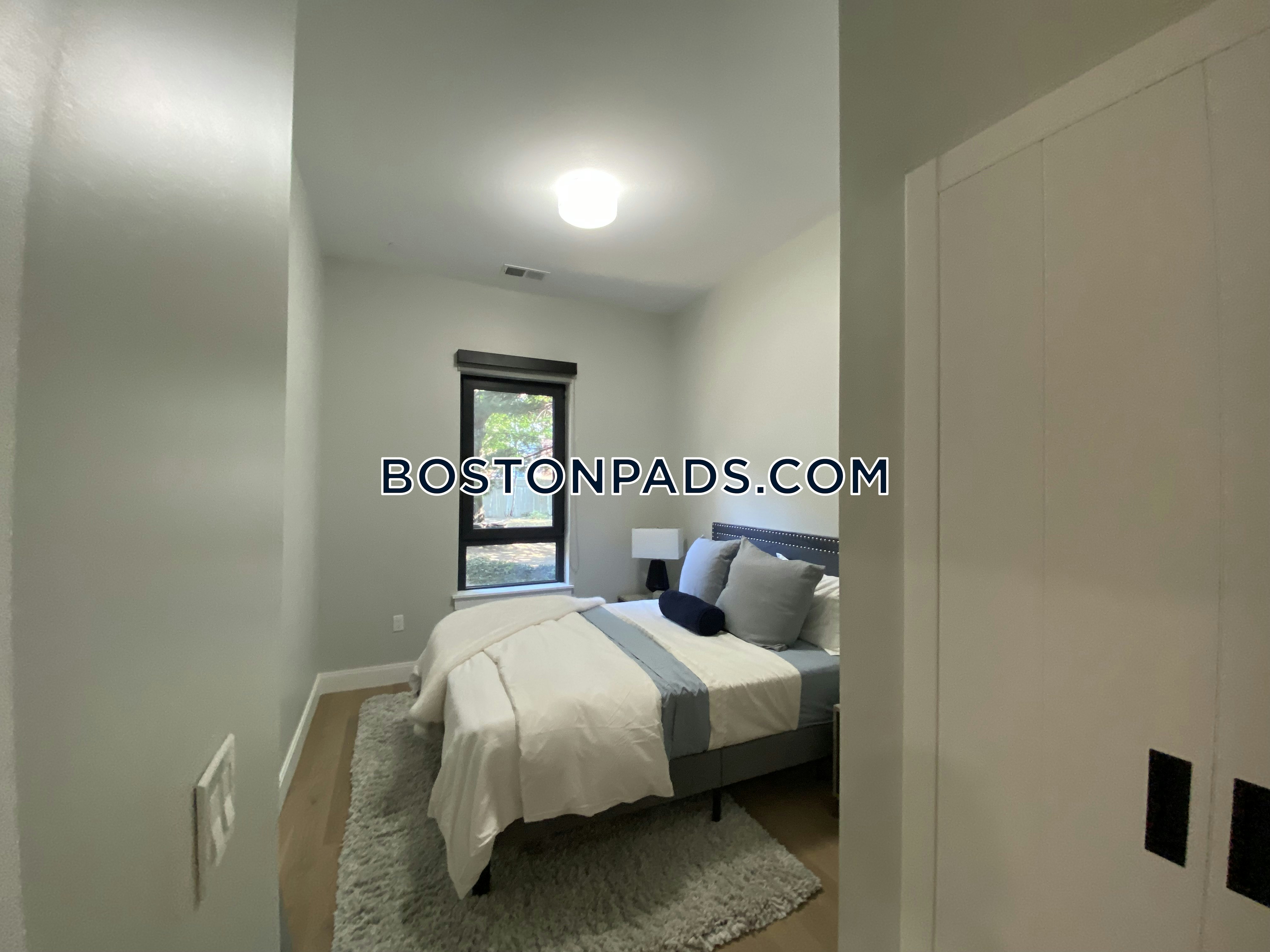 9 Central St. Photo 126