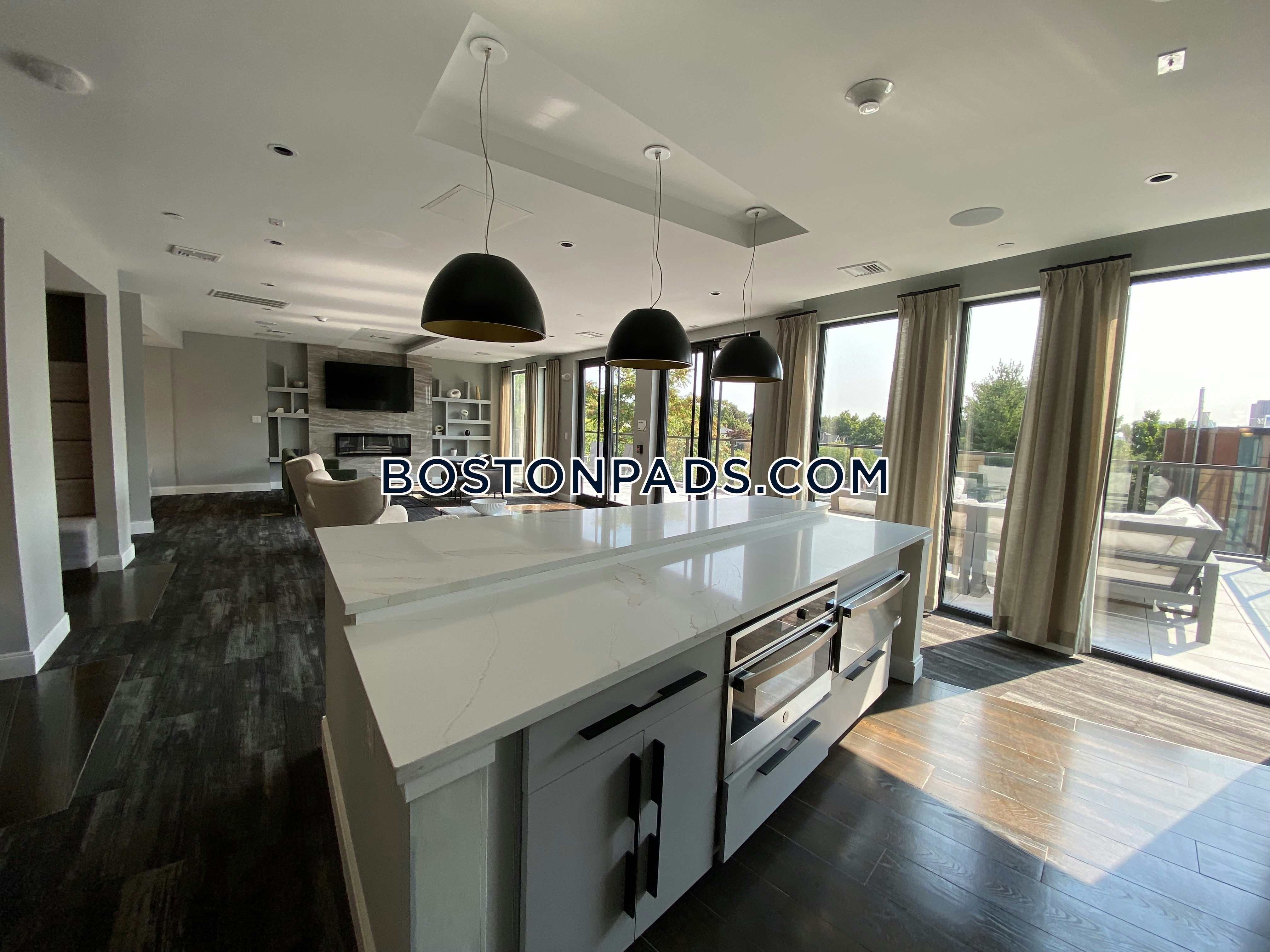 9 Central St. Photo 7