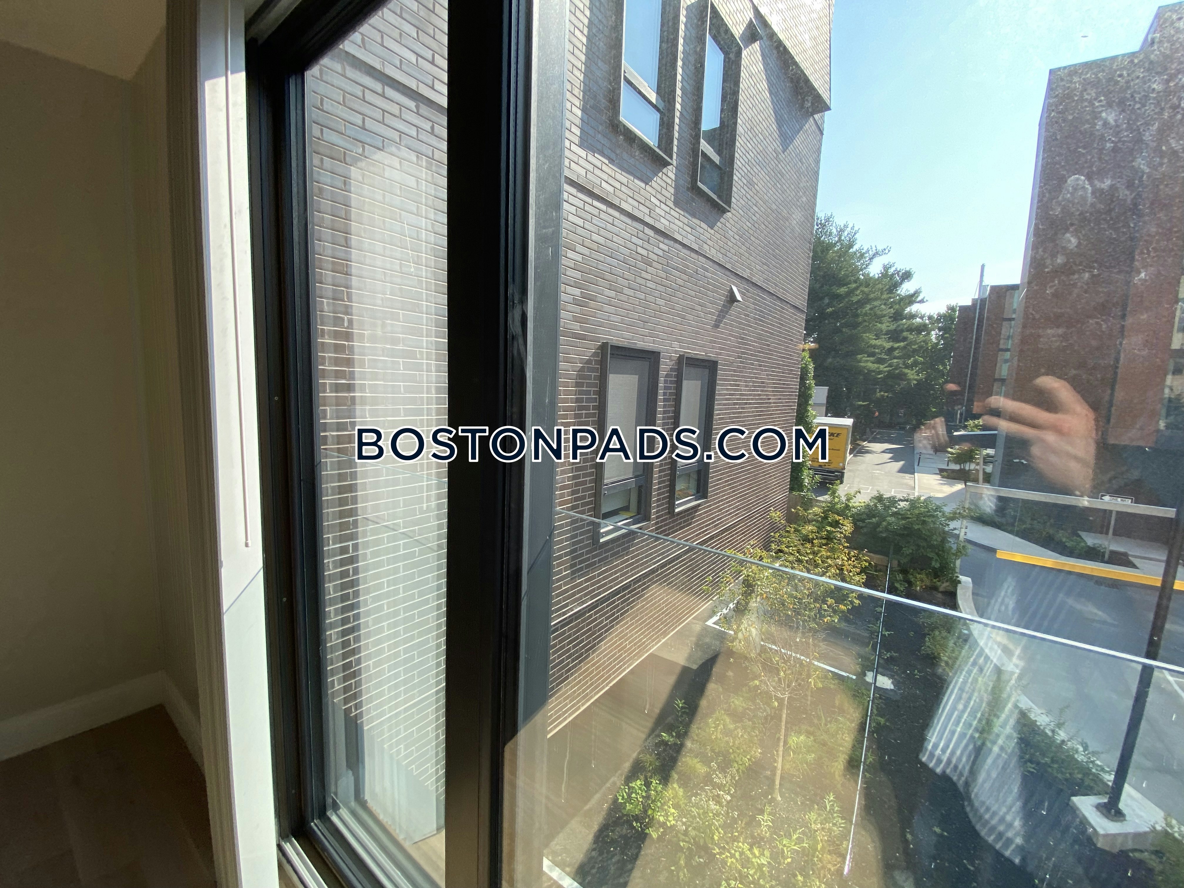 9 Central St. Photo 11