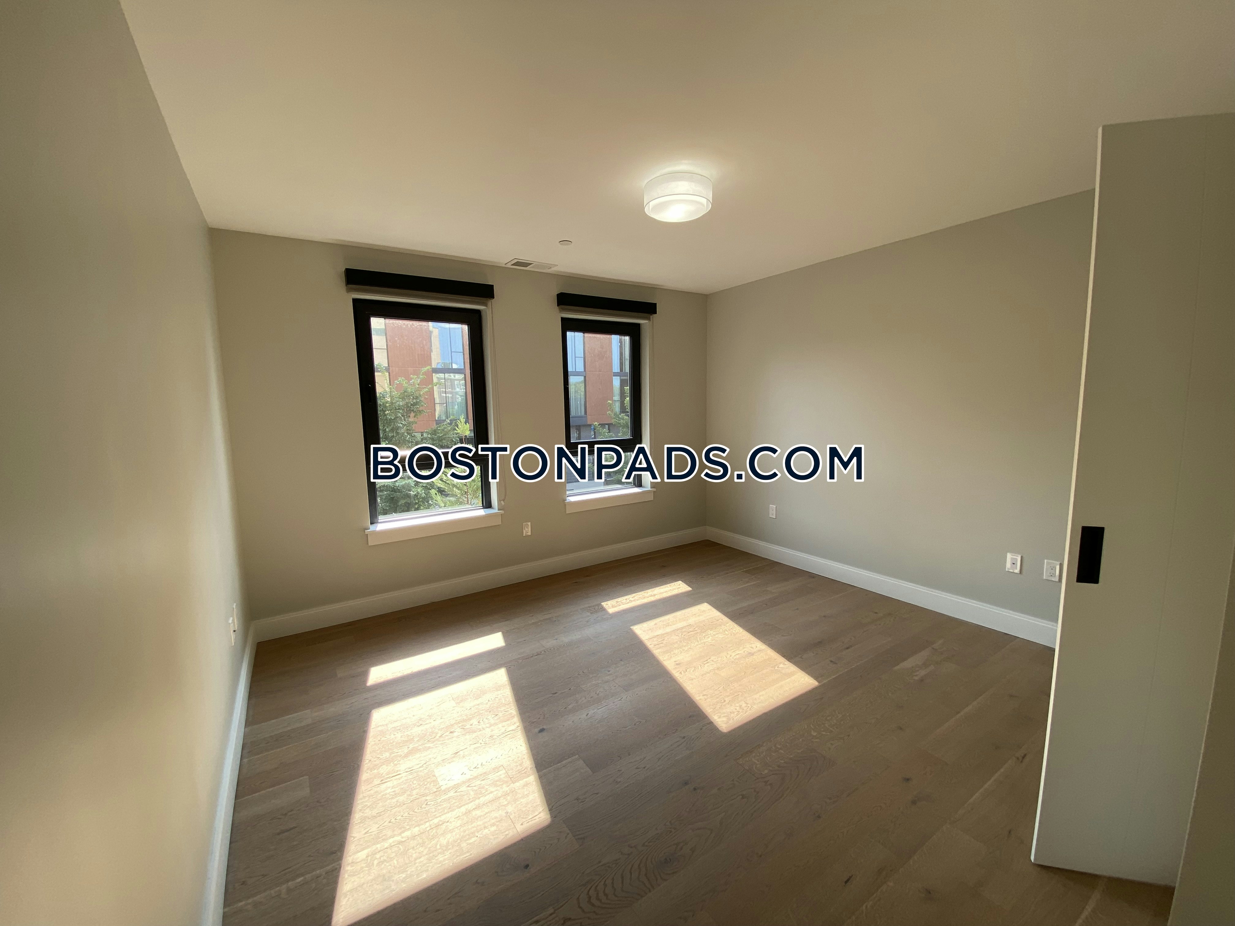 9 Central St. Photo 19