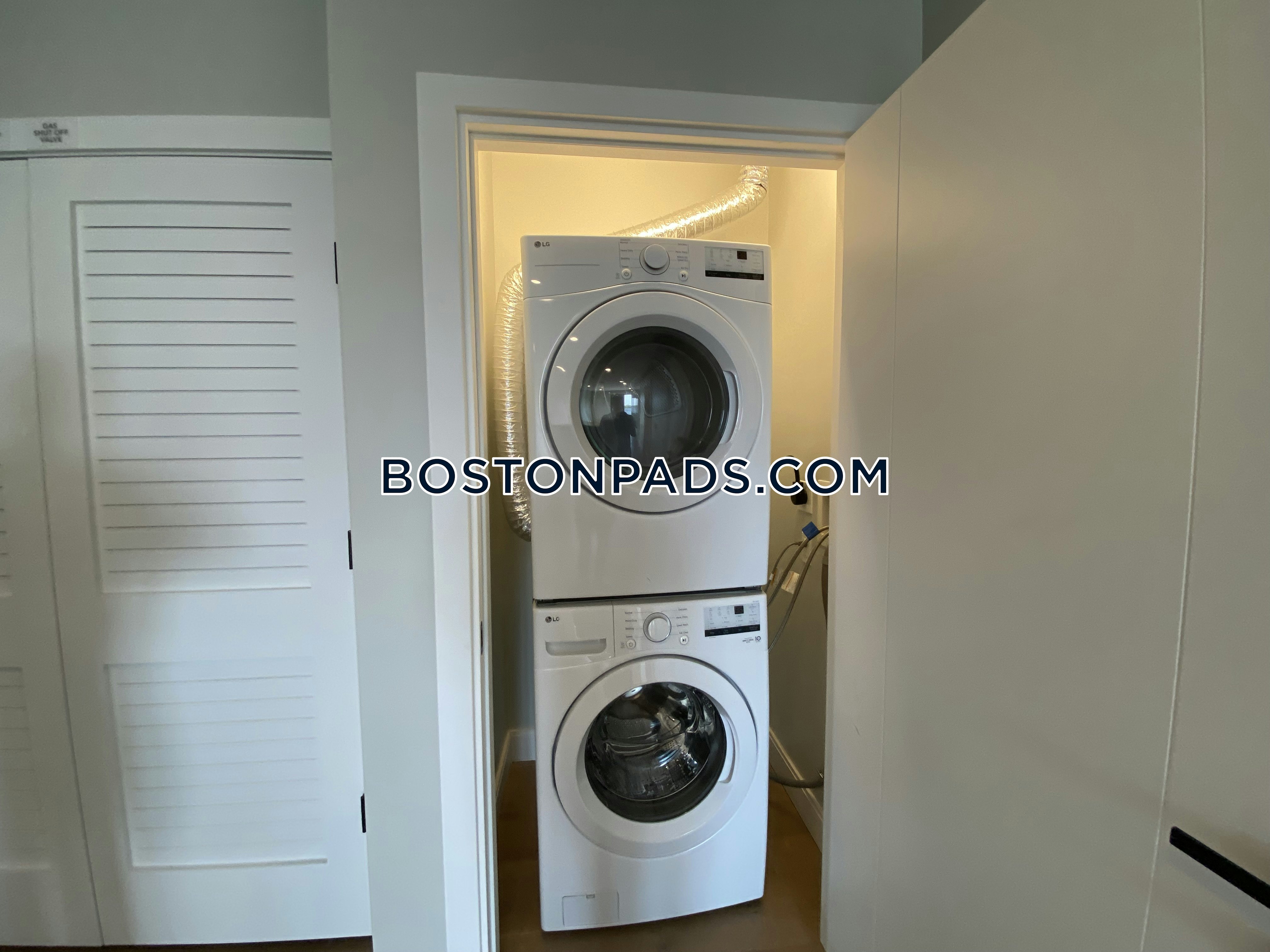 9 Central St. Photo 141