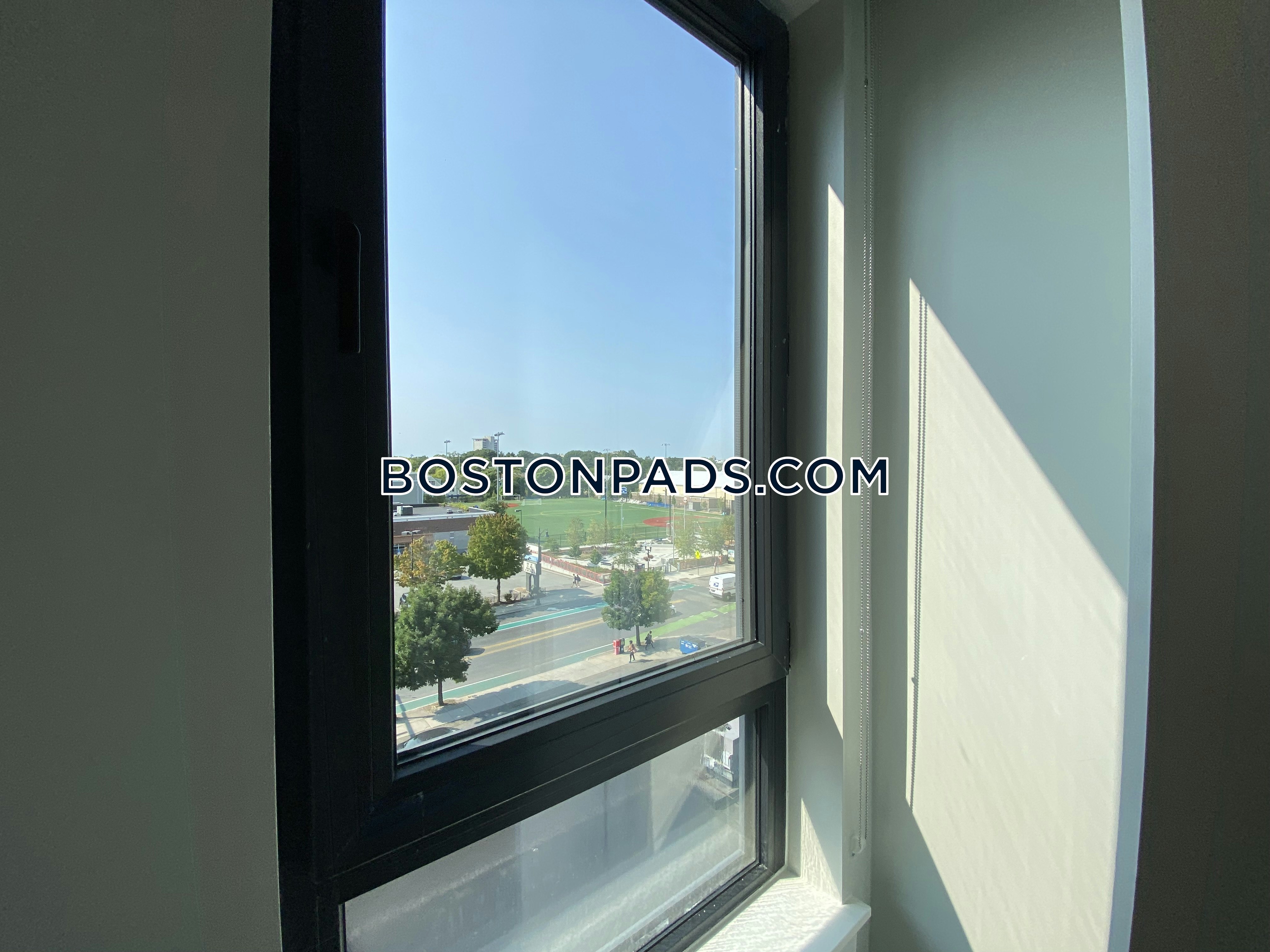 9 Central St. Photo 9