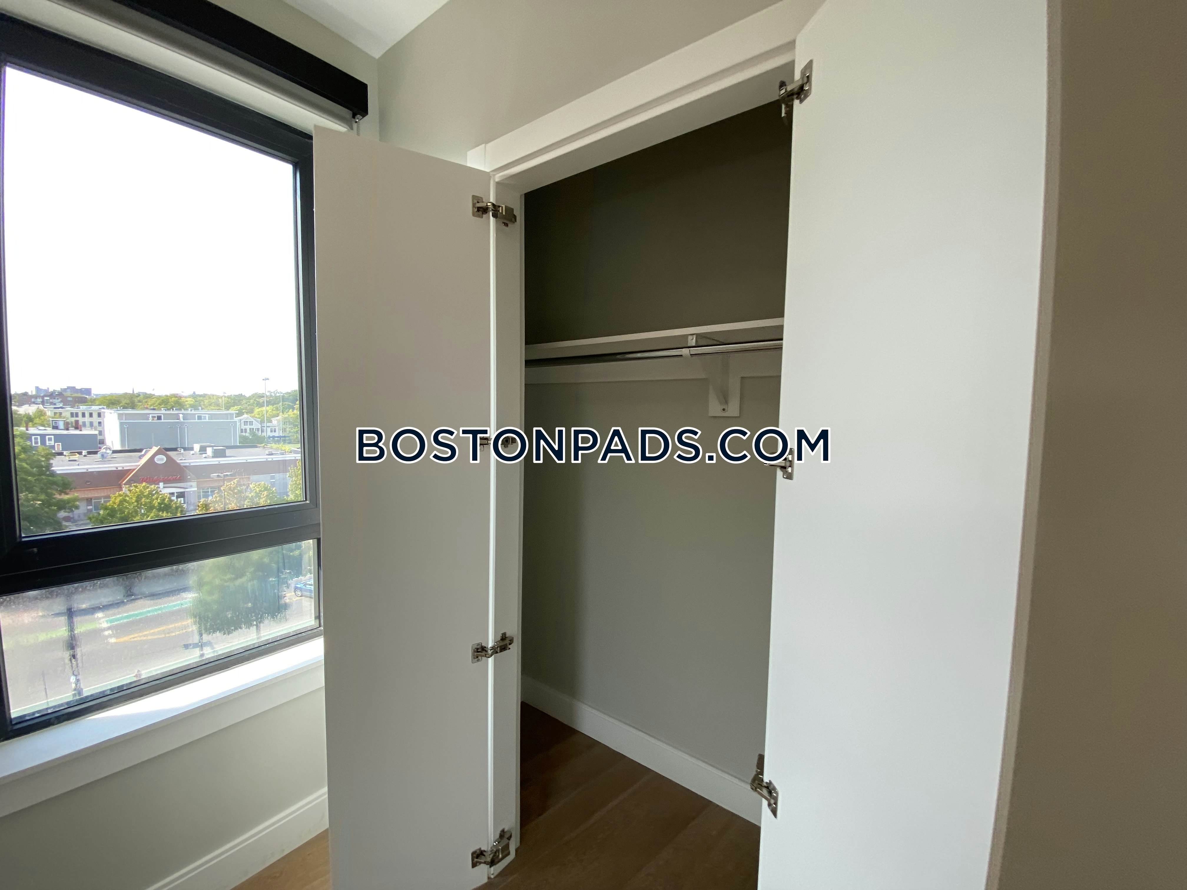 9 Central St. Photo 24