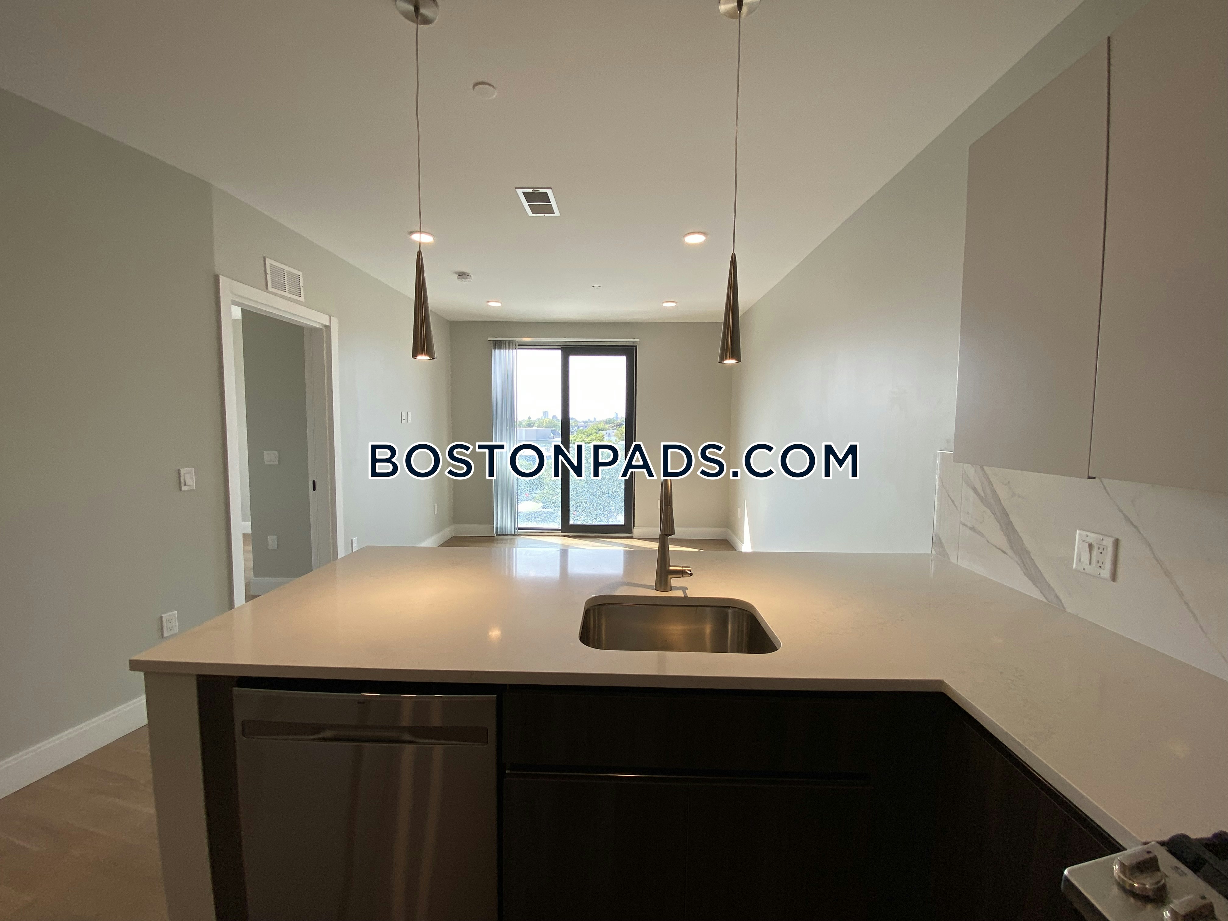 9 Central St. Photo 37