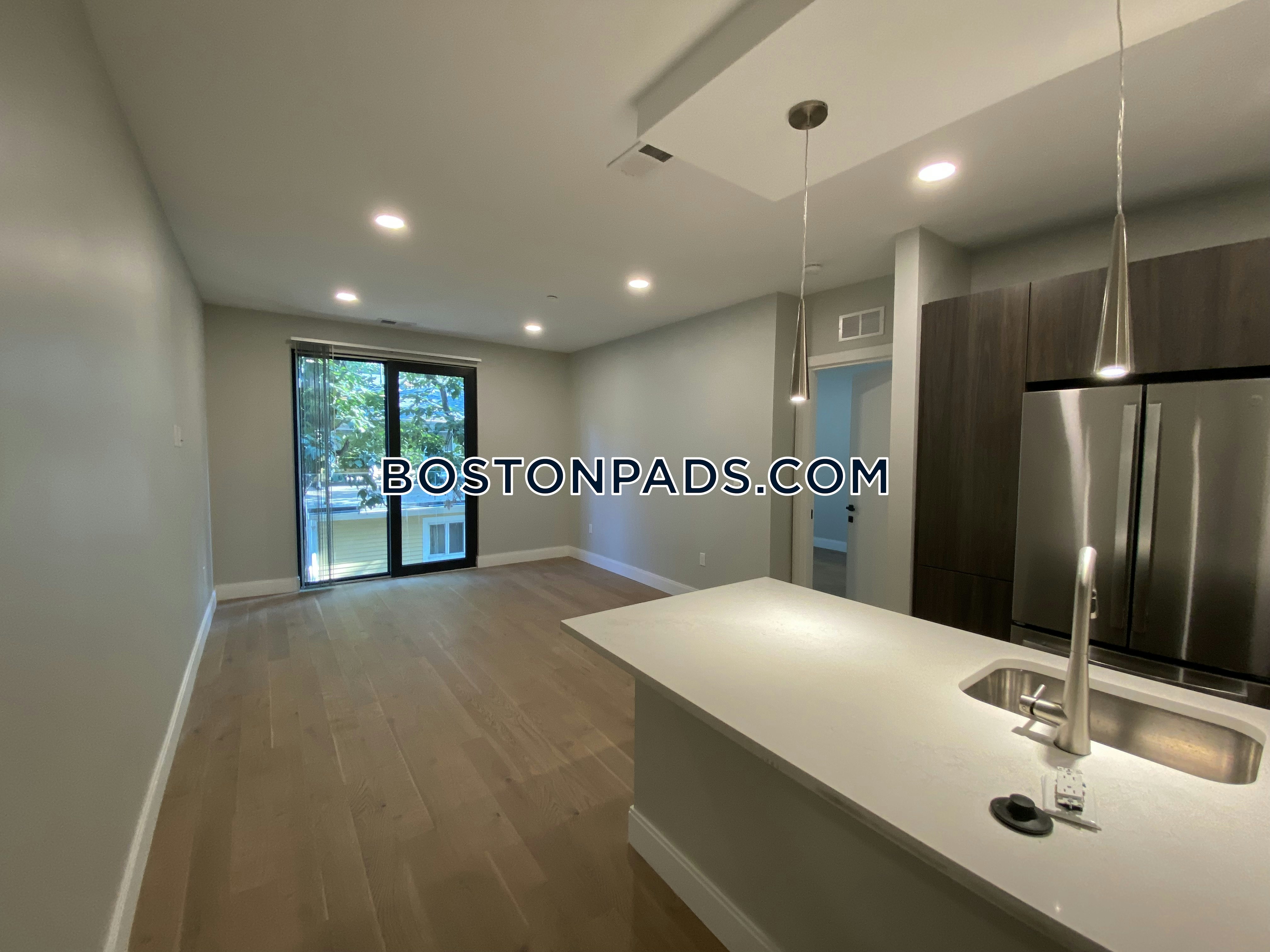 9 Central St. Photo 21