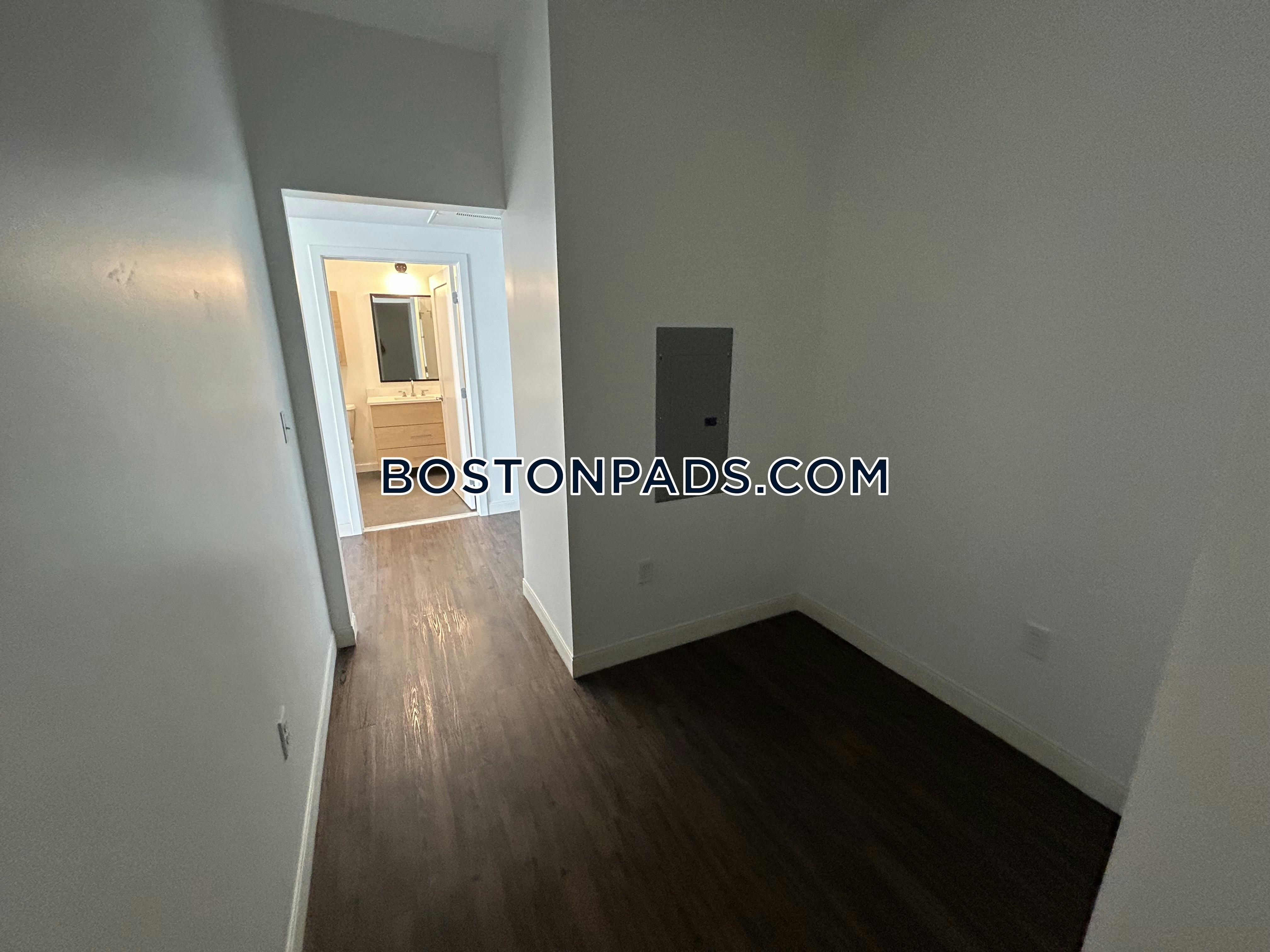 Trio Newton Photo 44