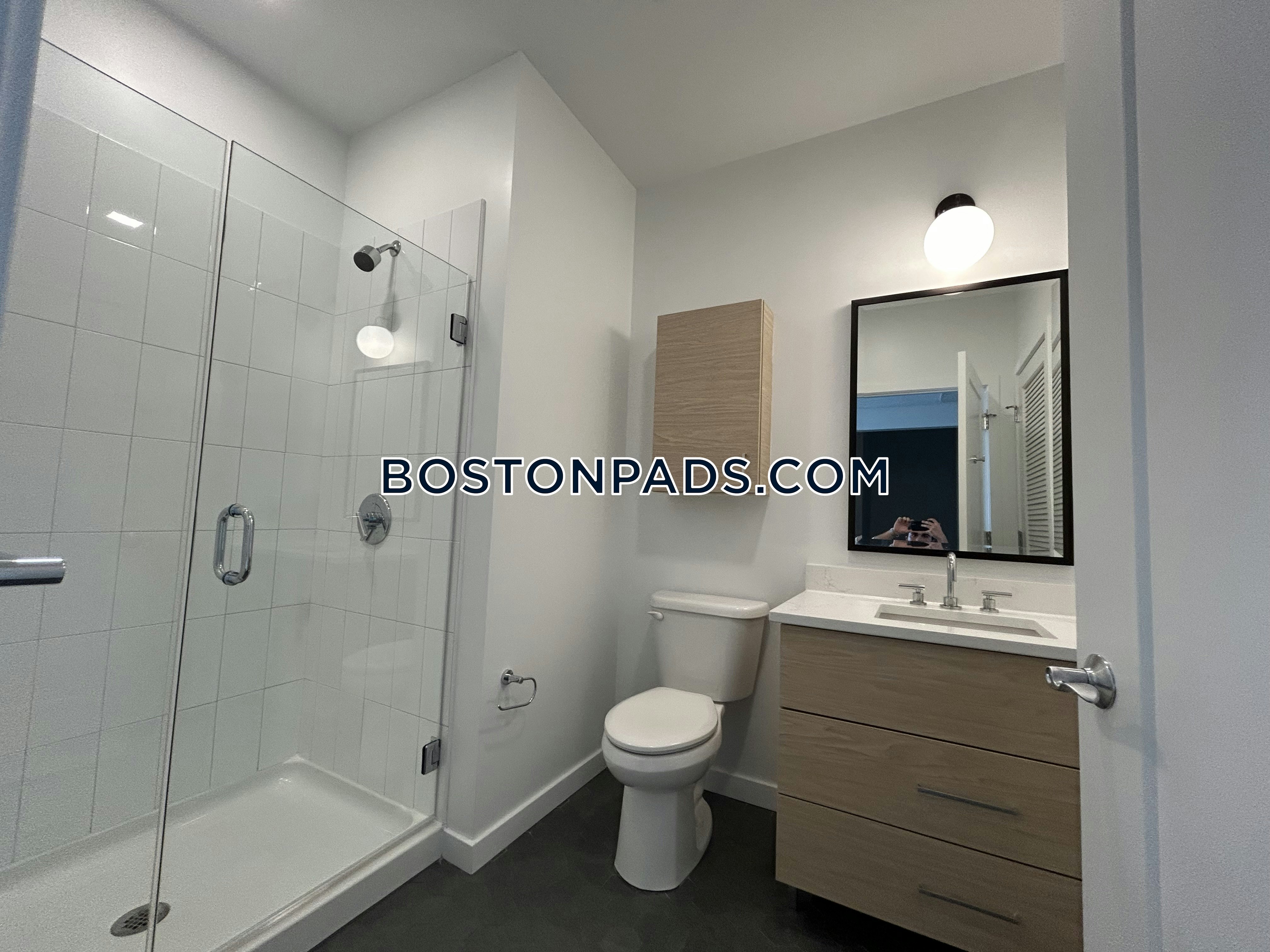 Trio Newton Photo 131