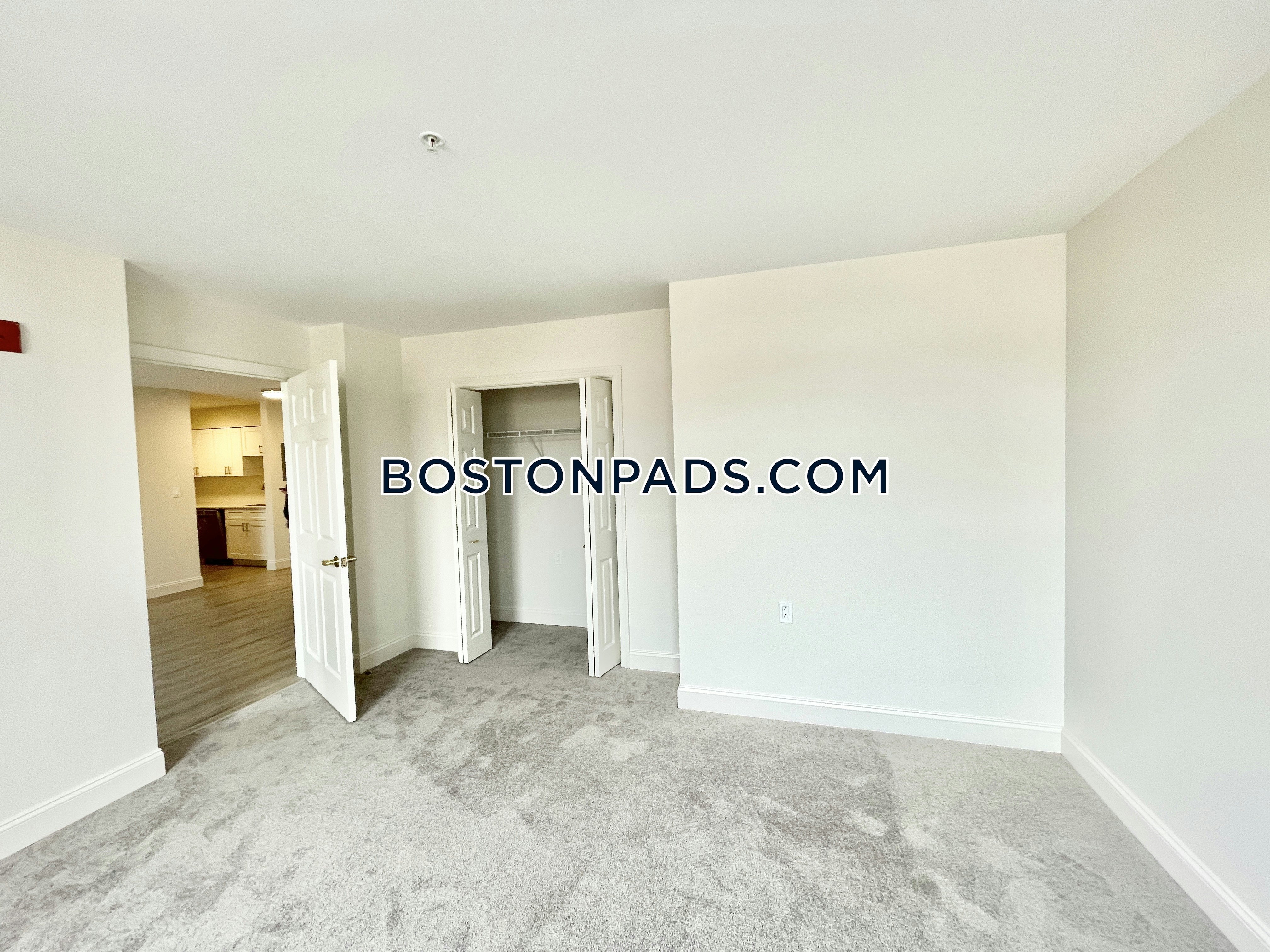 The Holmes Building Photo 32