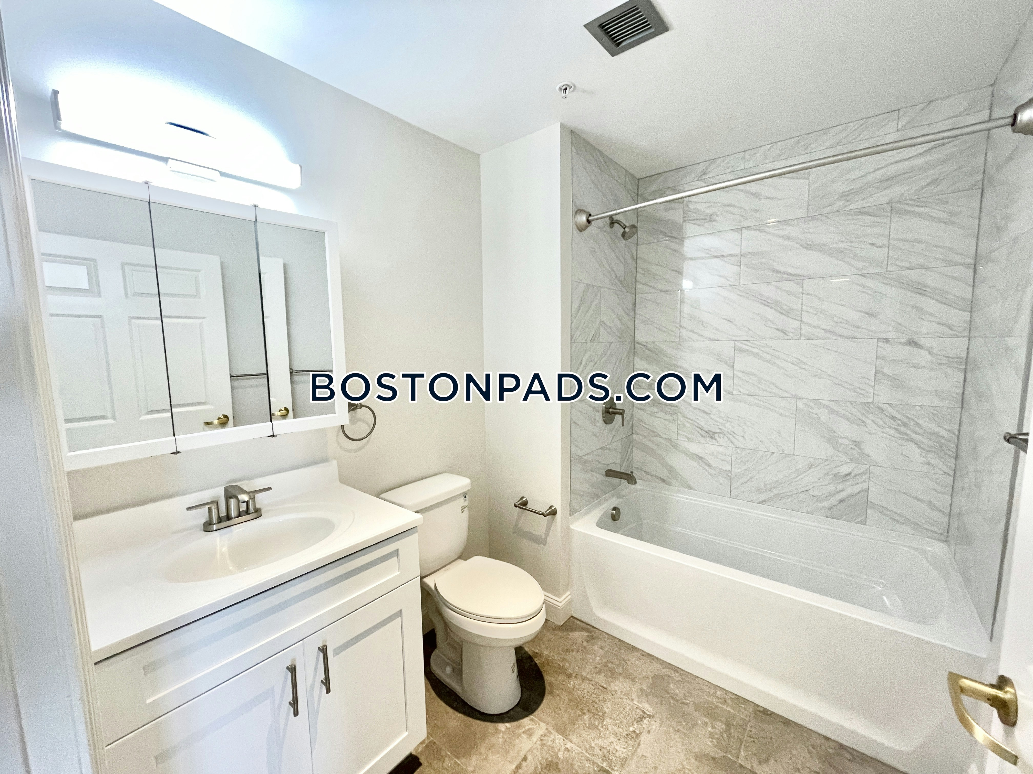 The Holmes Building Photo 21