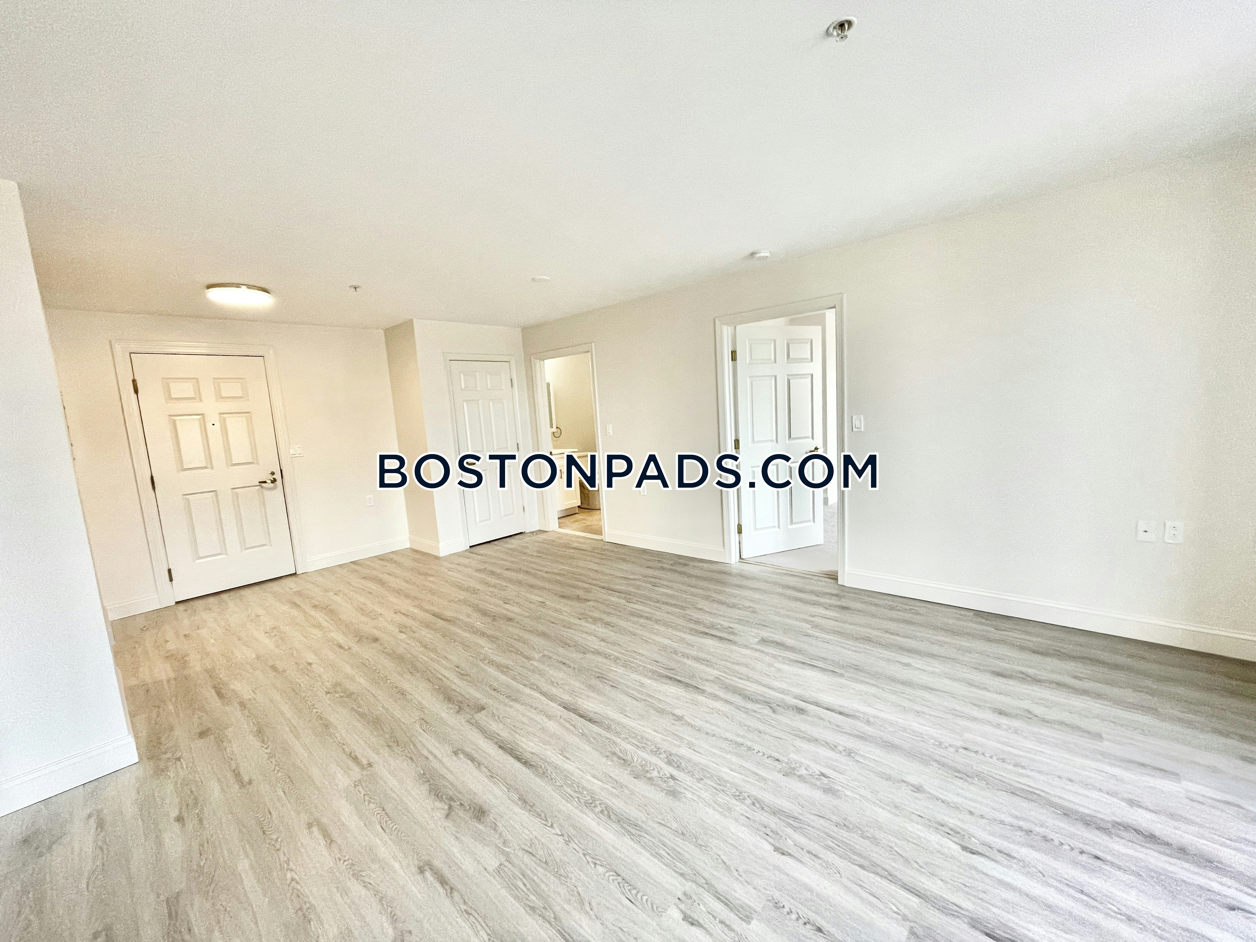 The Holmes Building Photo 35