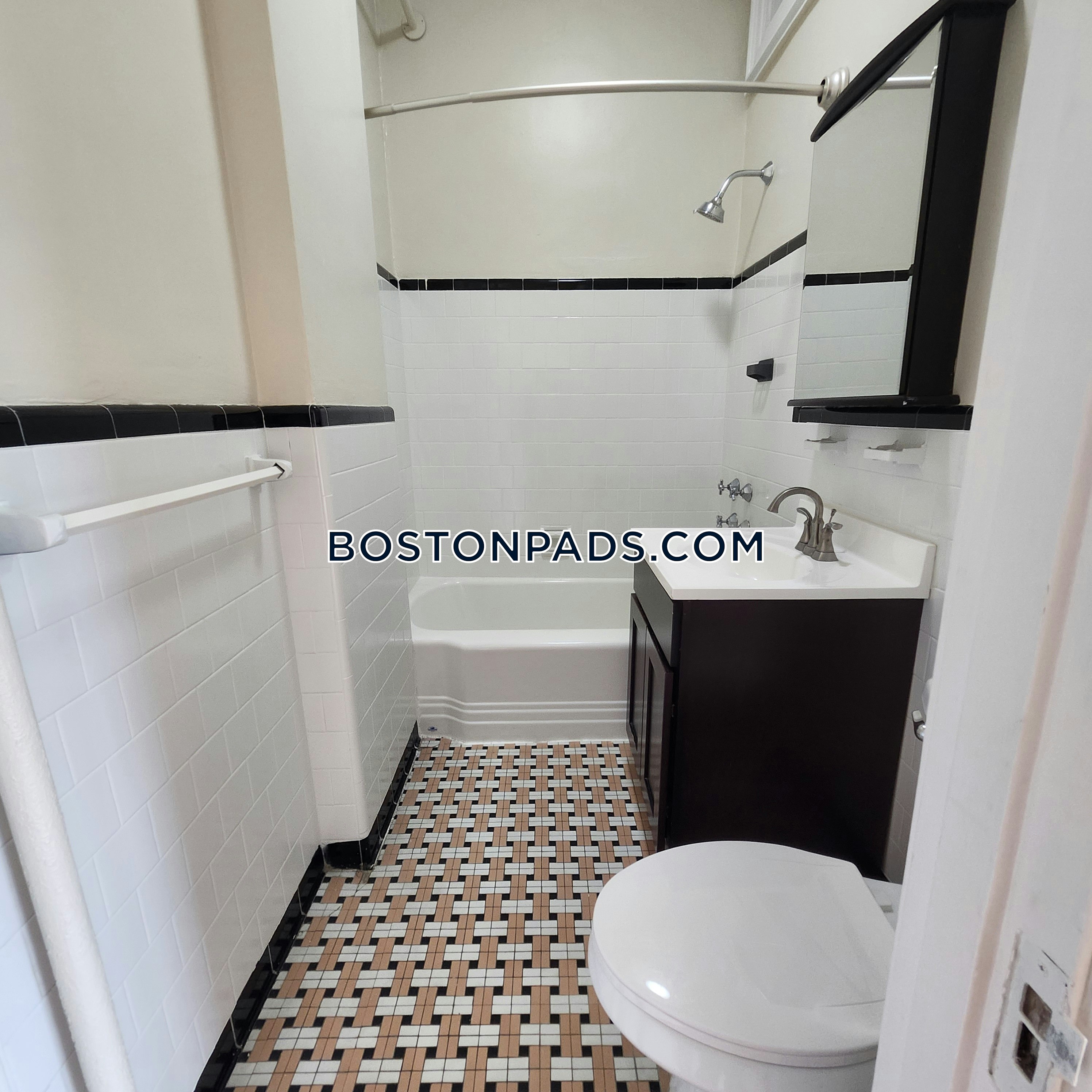 Princeton on Beacon St. Photo 16